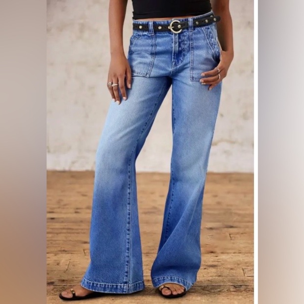 Flamingals Wash Mid Waist Jeans with Flap Pockets